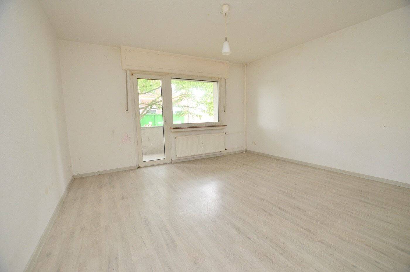 3-Zimmer-Erdgeschosswohnung mit Balkon und Gestaltungspotenzial in Duisburg-Overbruch !, 47178 Duisburg (Alt-Walsum Overbruch Vierlinden)