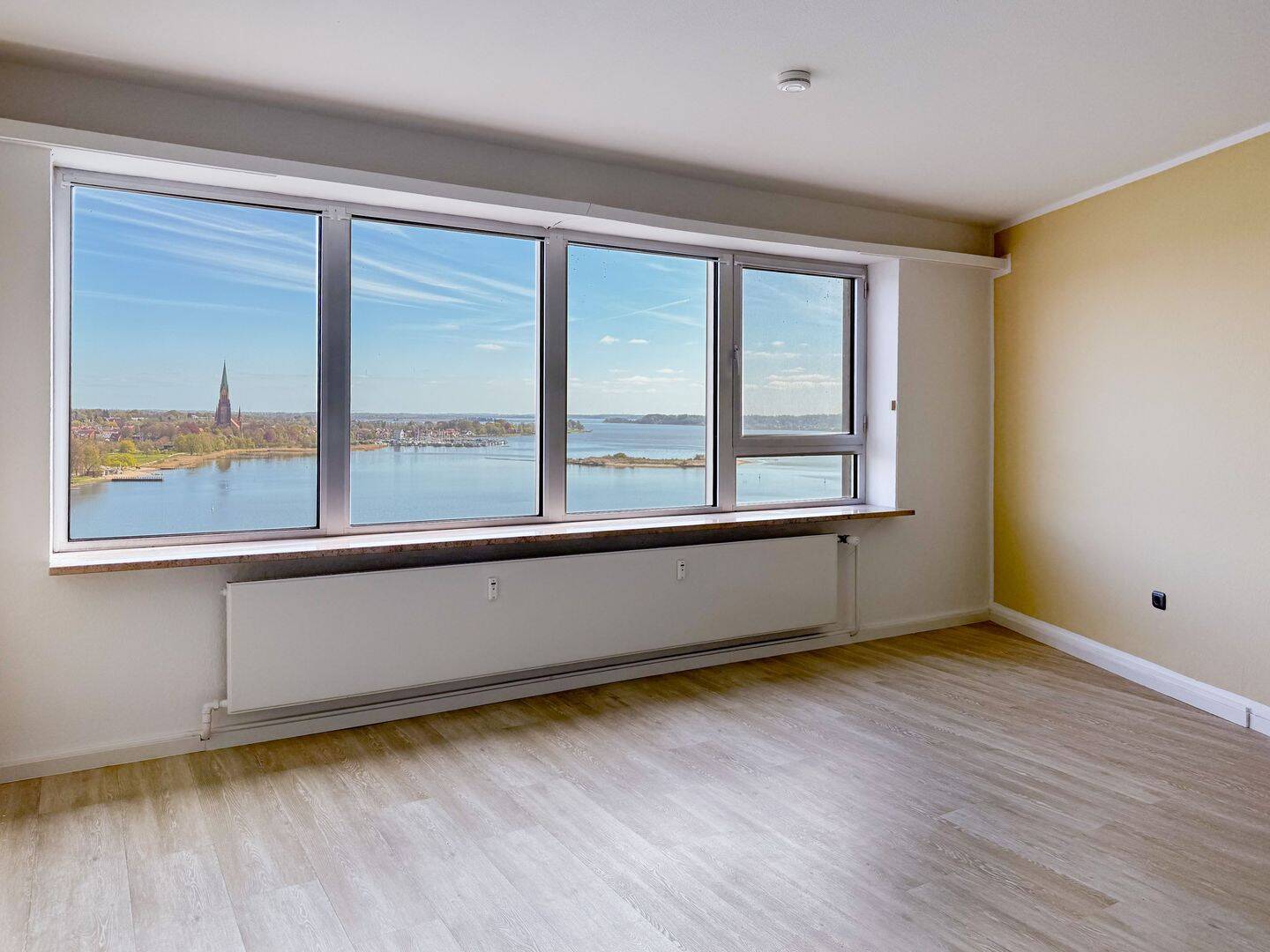 Erstklassiger Schleiblick aus der 13. Etage, 24837 Schleswig