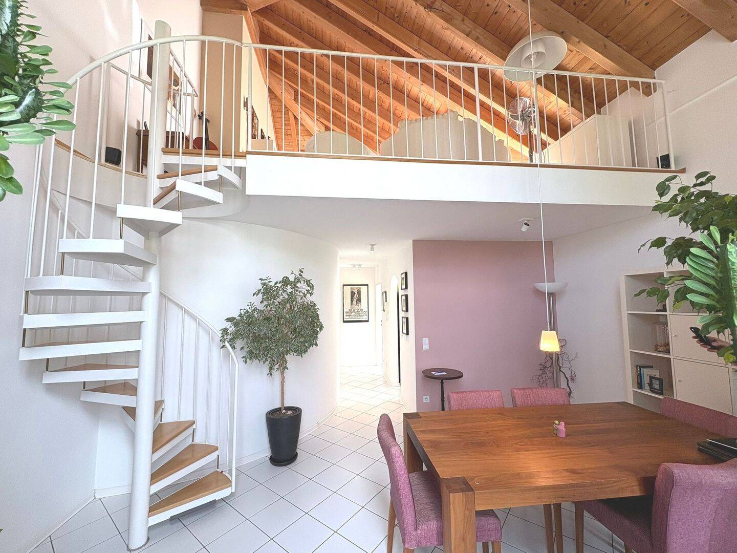 Traumhafte 3 – Zimmer – Maisonettewohnung mit Dachterrasse in ruhiger Lage und perfekter Nähe zur Münchner City, 82024 Taufkirchen