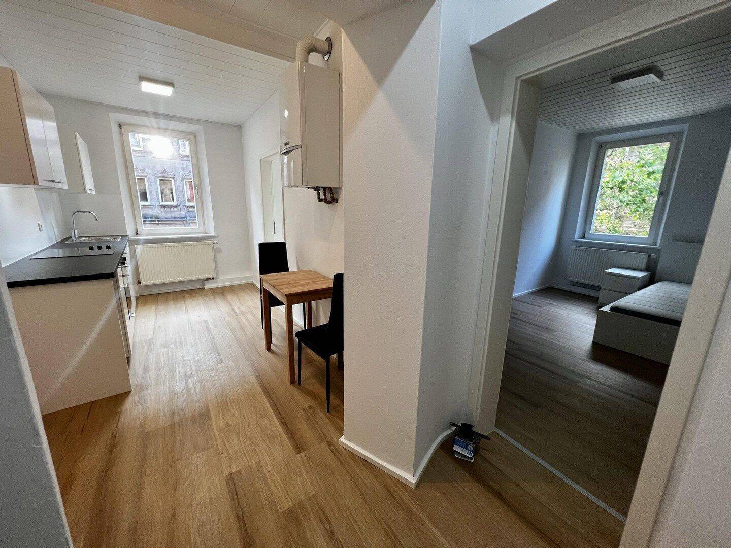 Stilvolle 2-Zimmer-Altbauwohnung – frisch renoviert mit moderner EBK; WG Geeignet, 90439 Nürnberg (Großreuth bei Schweinau Schweinau Sankt Leonhard Sündersbühl)
