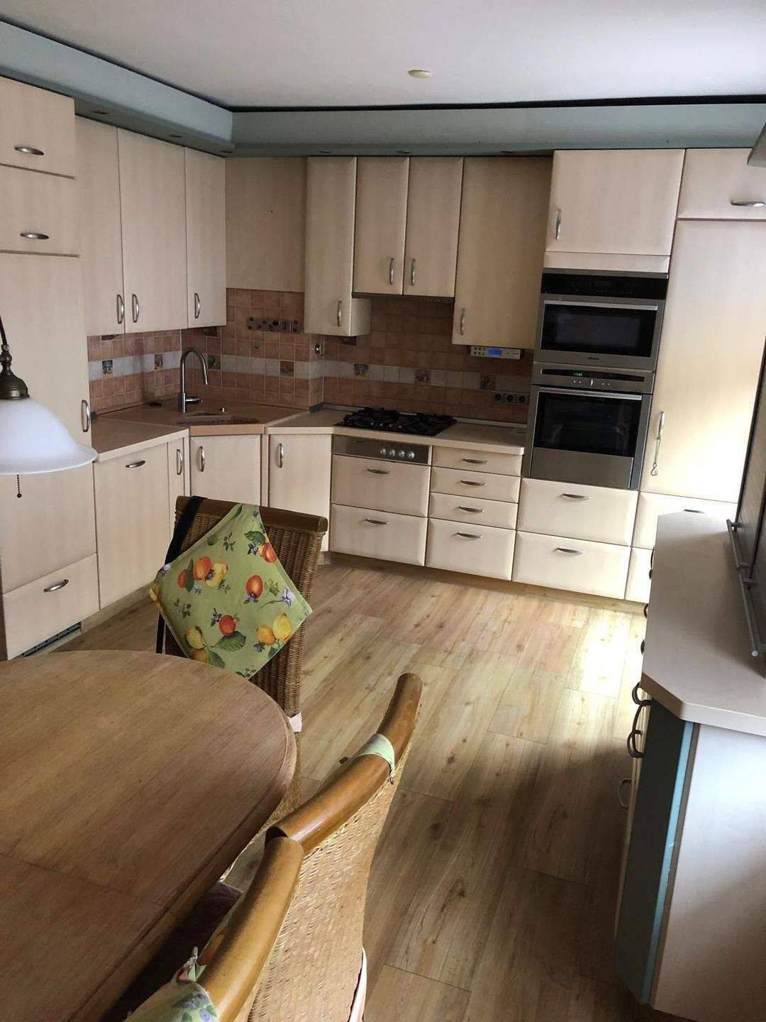 Walle, Columbusstr. WG- tauglich, Top gepflegte 4 Zimmerwohnung mit Exclusiver Einbauküche über 2 Wohnebenen, 28217 Bremen (Handelshäfen Steffensweg Utbremen Westend)