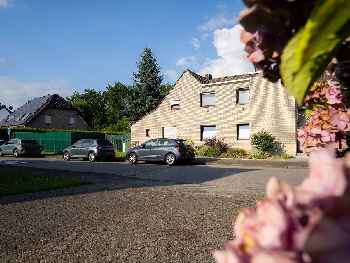 Einfamilienhaus mit großem Grundstück & genehmigtem Erweiterungspotenzial, 41179 Mönchengladbach