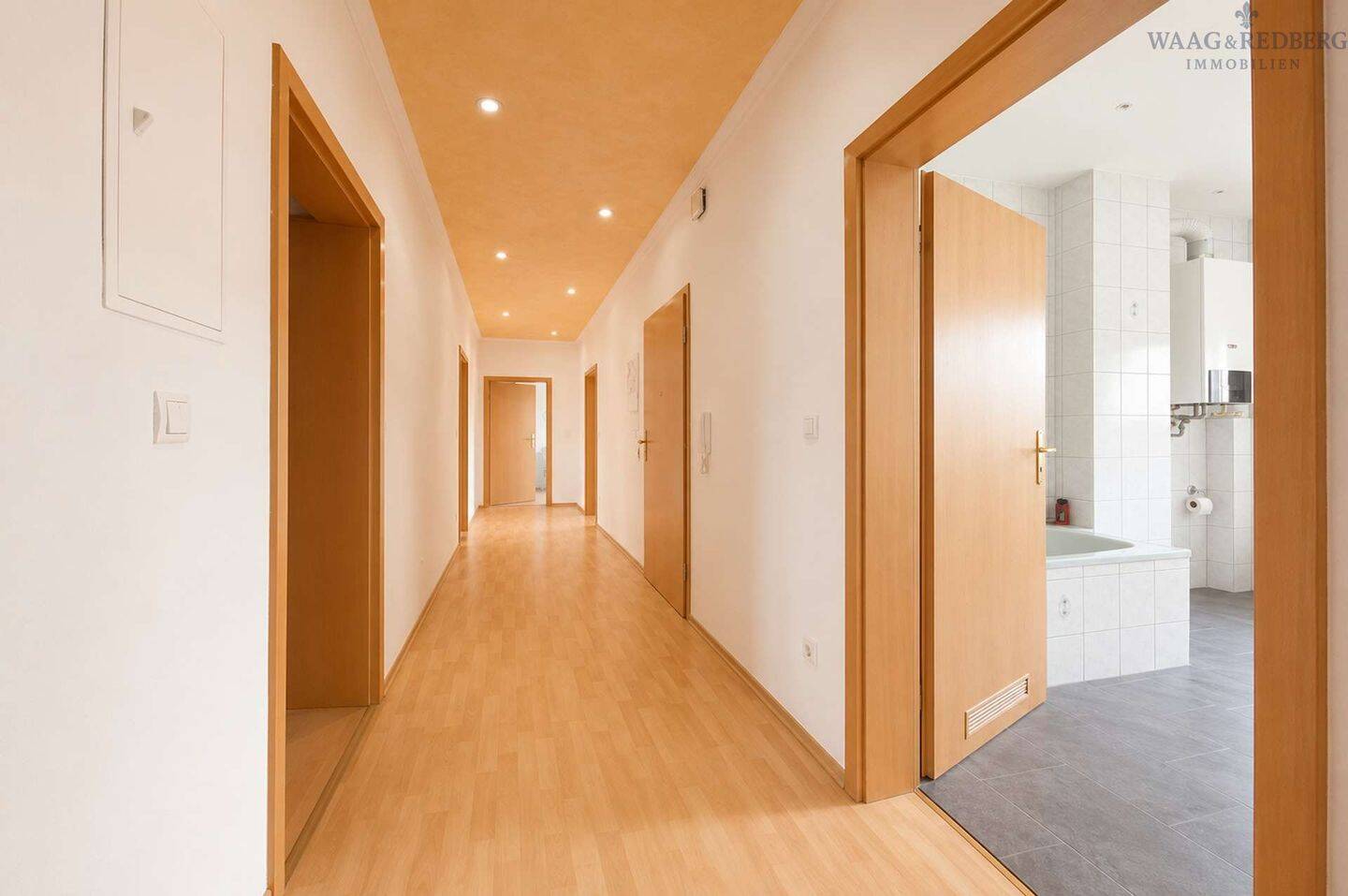 Großzügige 5-Zimmer-Altbauwohnung mit modernem Wohnkomfort in Fürth, 90763 Fürth (Südstadt Weikershof)