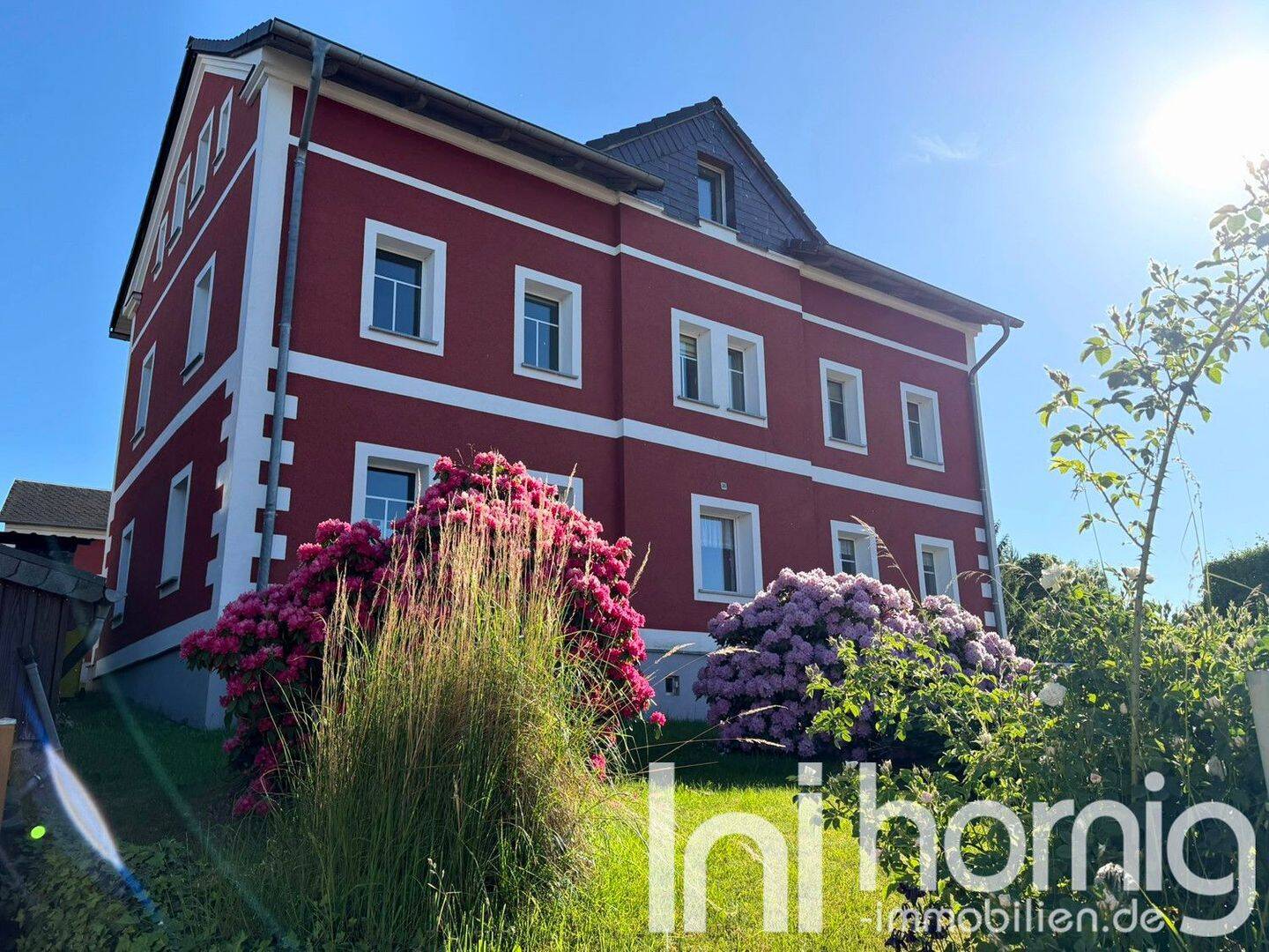 Stilvolles Einfamilienhaus mit Wohlfühlgarten und gemütlicher Terrasse, 2692 Obergurig