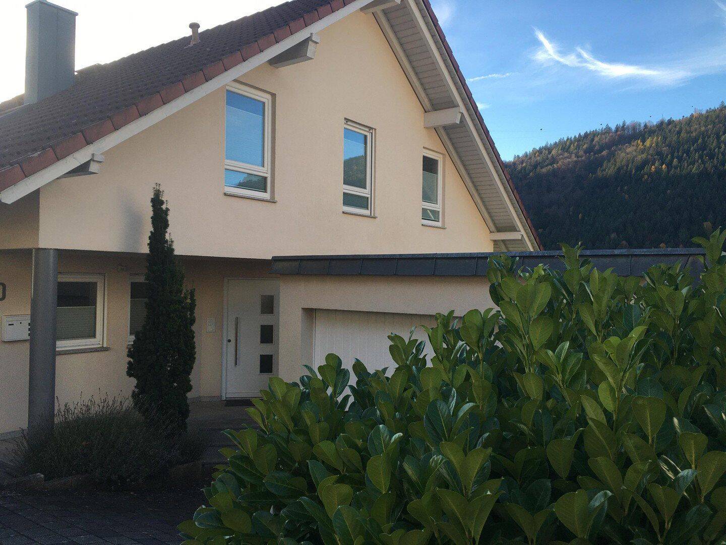Einfamilienhaus mit Einliegerwohnung, 75339 Höfen an der Enz