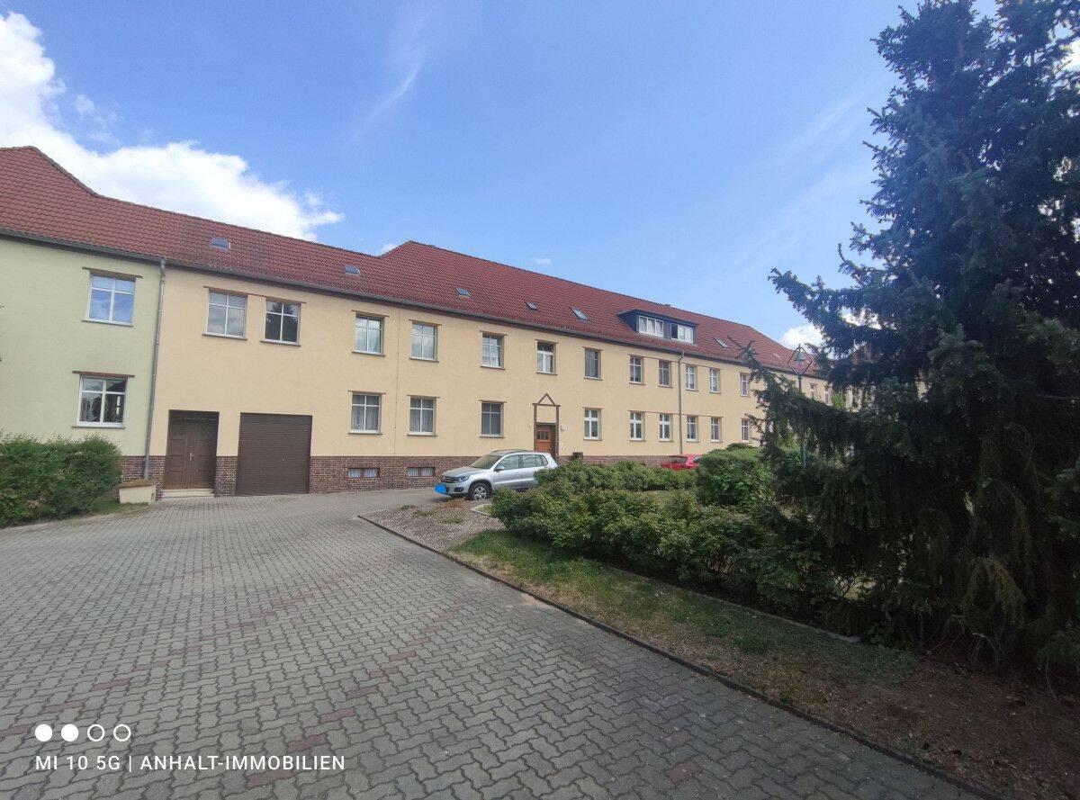 Schöne DG- Wohnung mit Stellplatz, 6846 Dessau-Roßlau