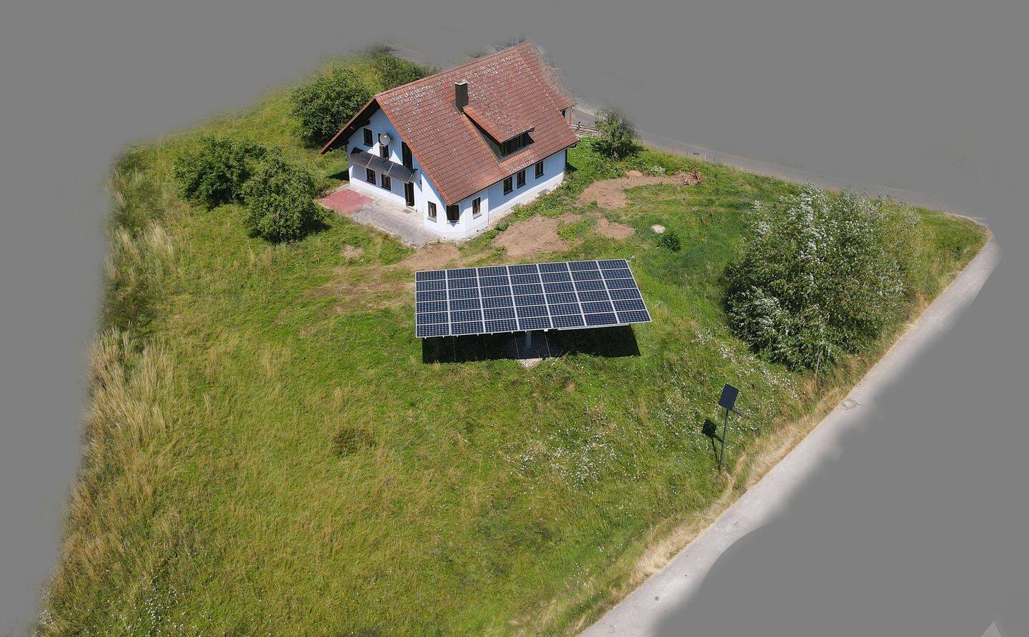 EFH  in Riedelhof, Birgland mit großem Grundstück und Solaranlage, 92262 Birgland