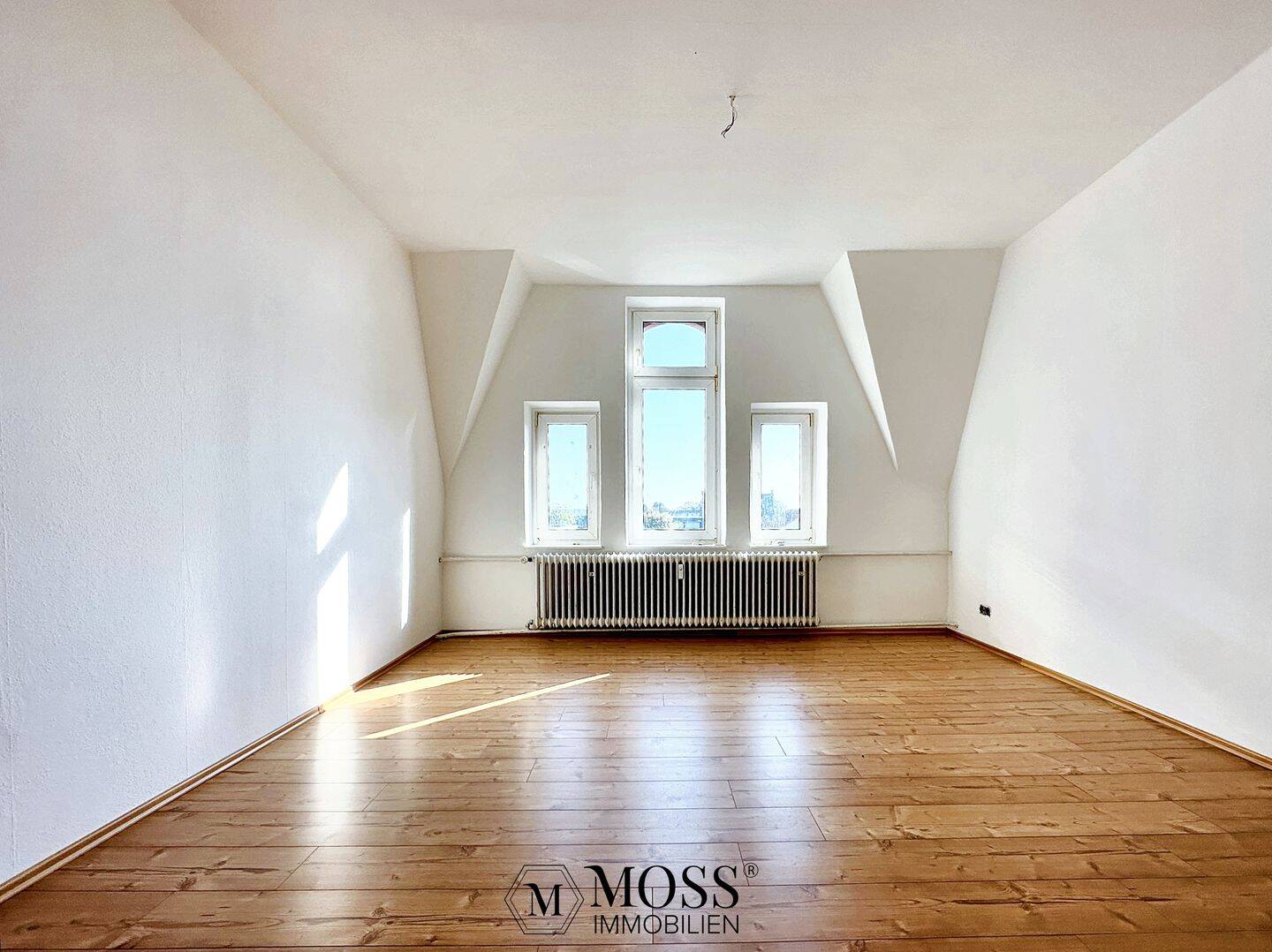 Sanierungsbedürftige 5 Zimmer Altbauwohnung in Zentrumsnähe, 35510 Butzbach