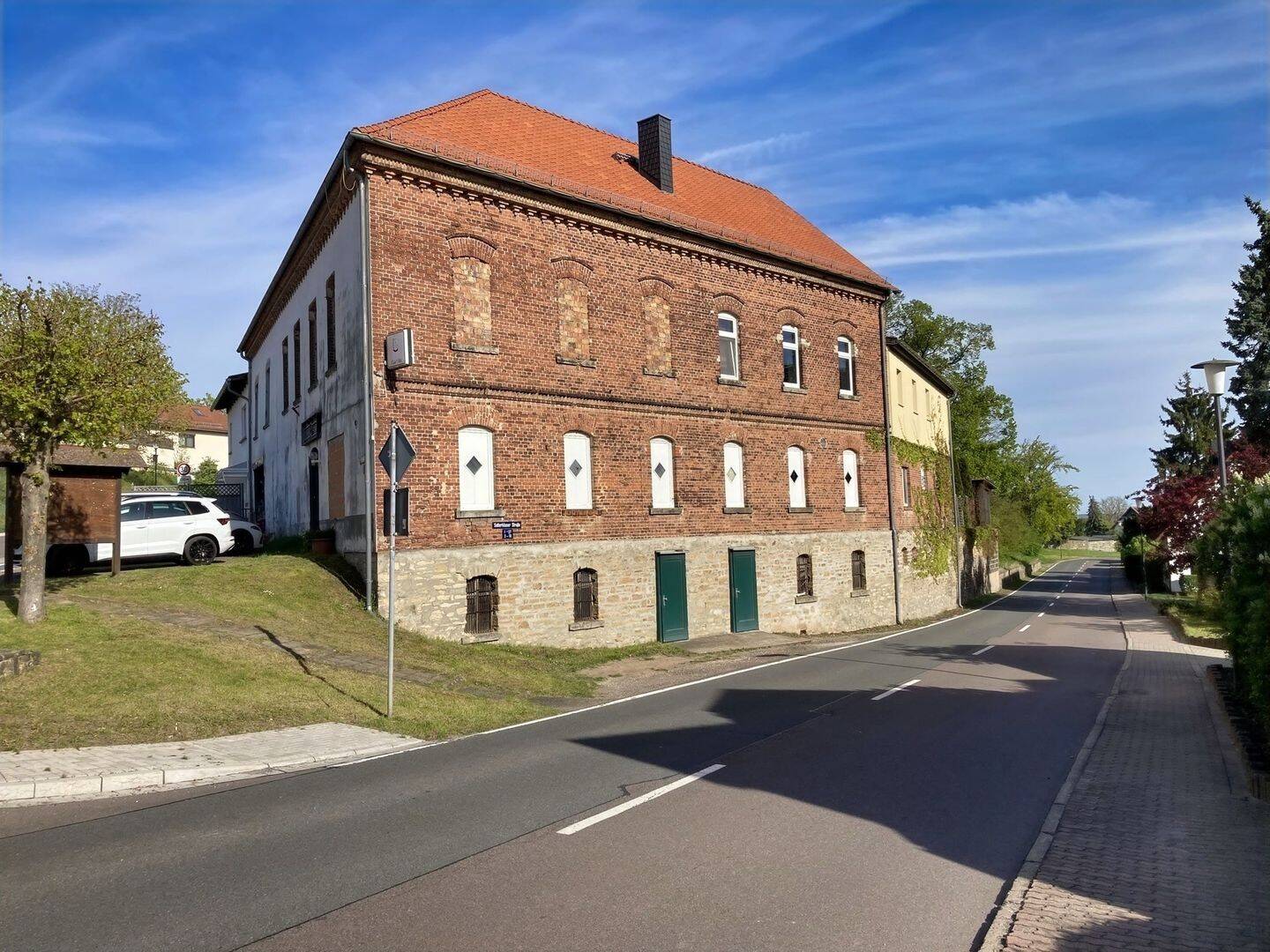 Wohnen, Vermieten, Entwickeln – Immobilie mit vielfältigem Potenzial !, 6542 Allstedt