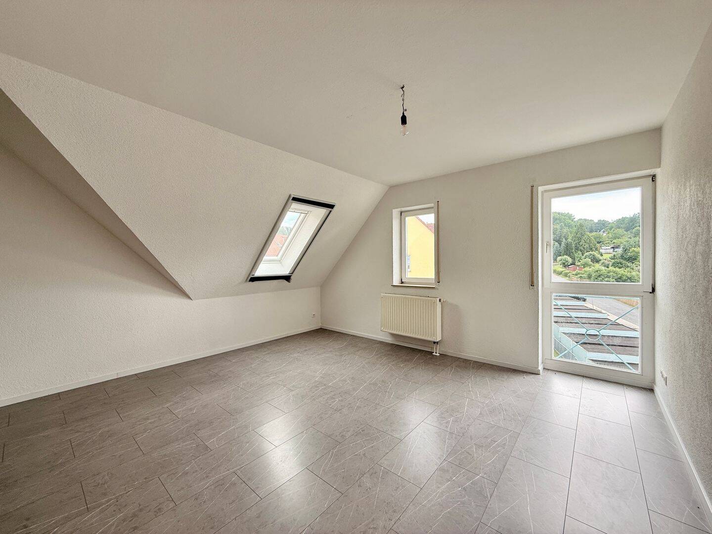 2-Zimmer-Dachgeschosswohnung mit offenem Wohnkonzept, 9600 Weißenborn/Erzgeb.