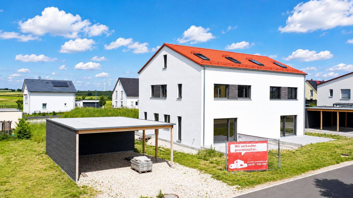 QUATTRO GREEN LIVING  Provisionsfreie Neubau-Doppelhaushälfte H2, 92364 Deining