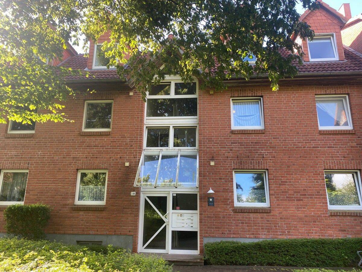 2,0-Zimmer-Wohnung, Westerallee 118, DG li, – Wohnberechtigungsschein erforderlich –, 24937 Flensburg