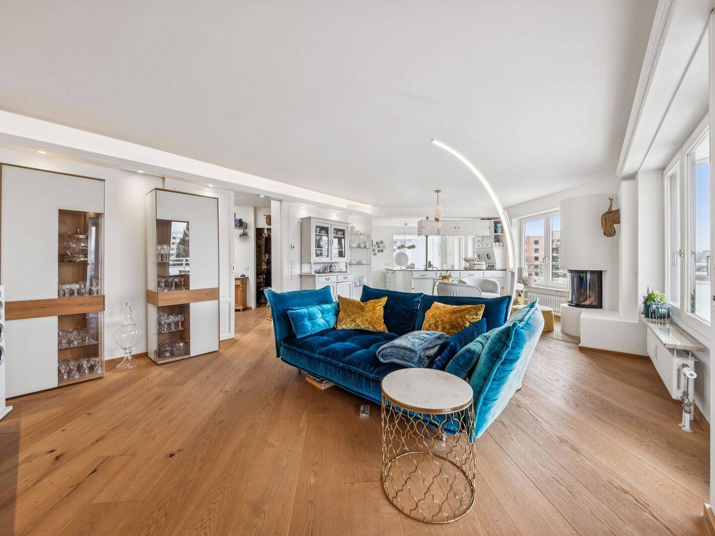 Roof Top Living mit Bergblick – Design trifft auf modernes Penthouse Wohnen, 82024 Taufkirchen