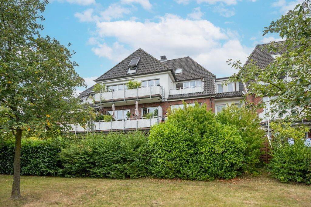 westimmobilien: Großzügiges Familienwohnen auf zwei Ebenen mit zwei Balkonen, 22869 Schenefeld