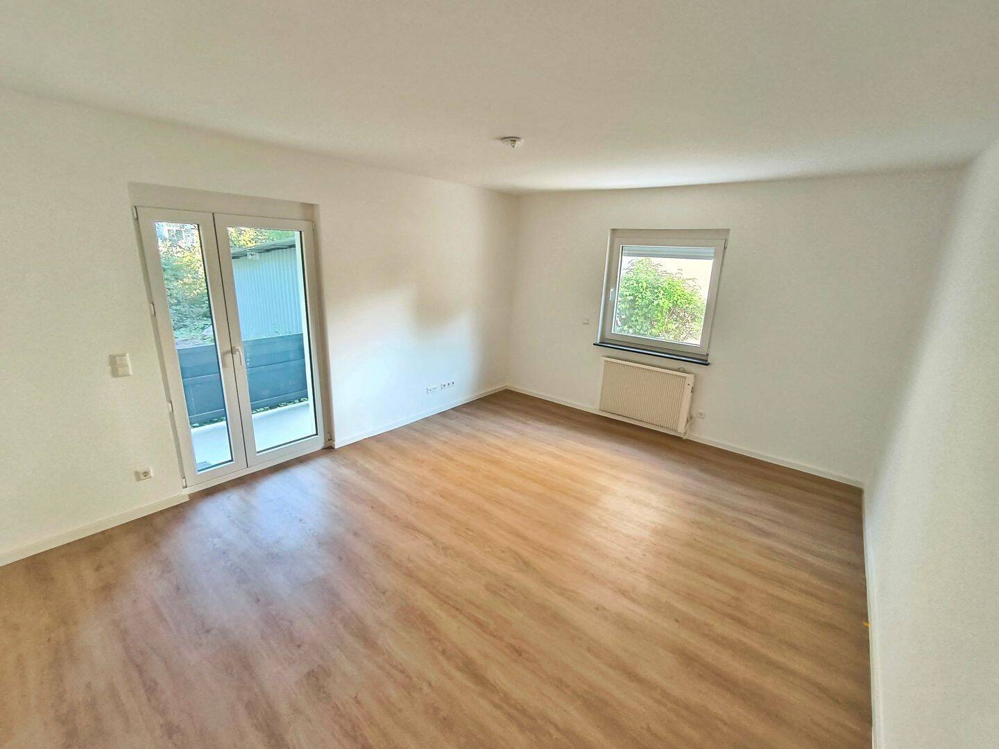 3 Zimmer EG Wohnung mit EBK, Garten & Balkon Korntal-Münchingen, 70825 Korntal-Münchingen