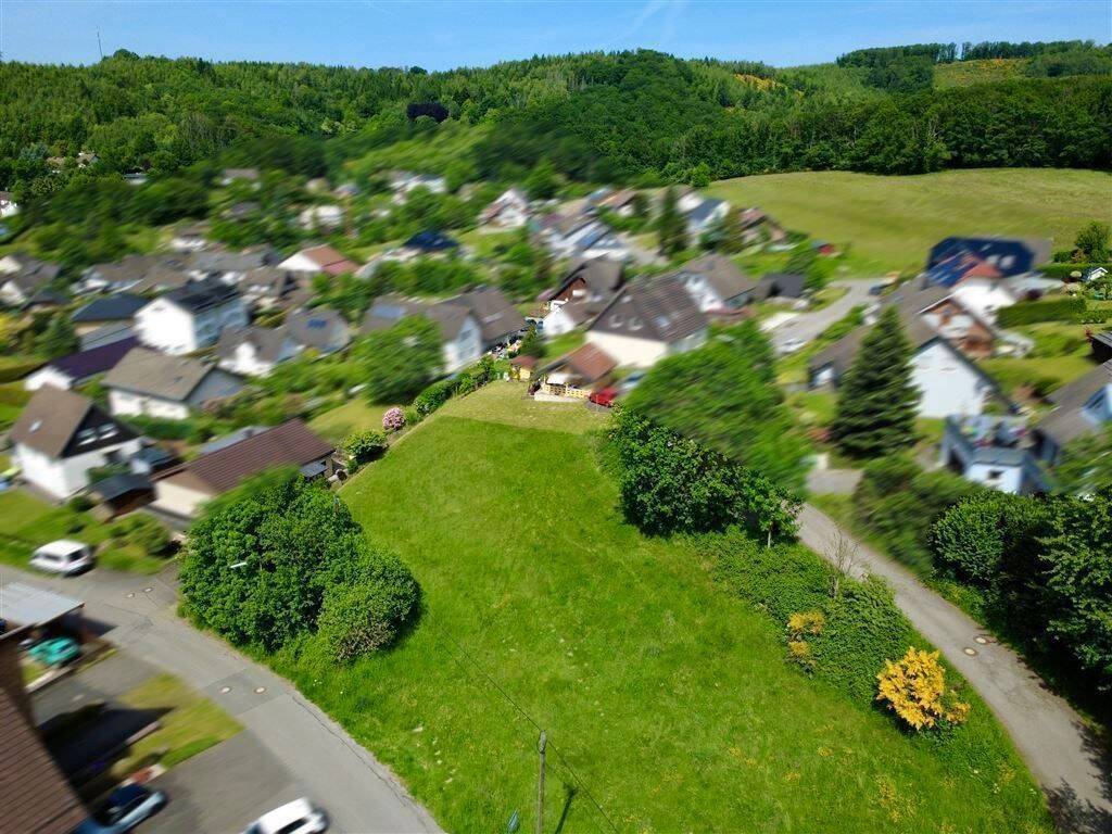 Seltene Gelegenheit in traumhafter Süd-/West-Hanglage von Wiedenest, 51702 Bergneustadt