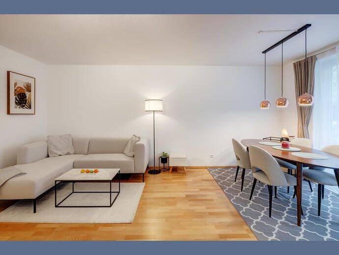 Möbliert: Sehr schöne Erdgeschosswohnung mit Loggia, 81667 München (Au-Haidhausen)