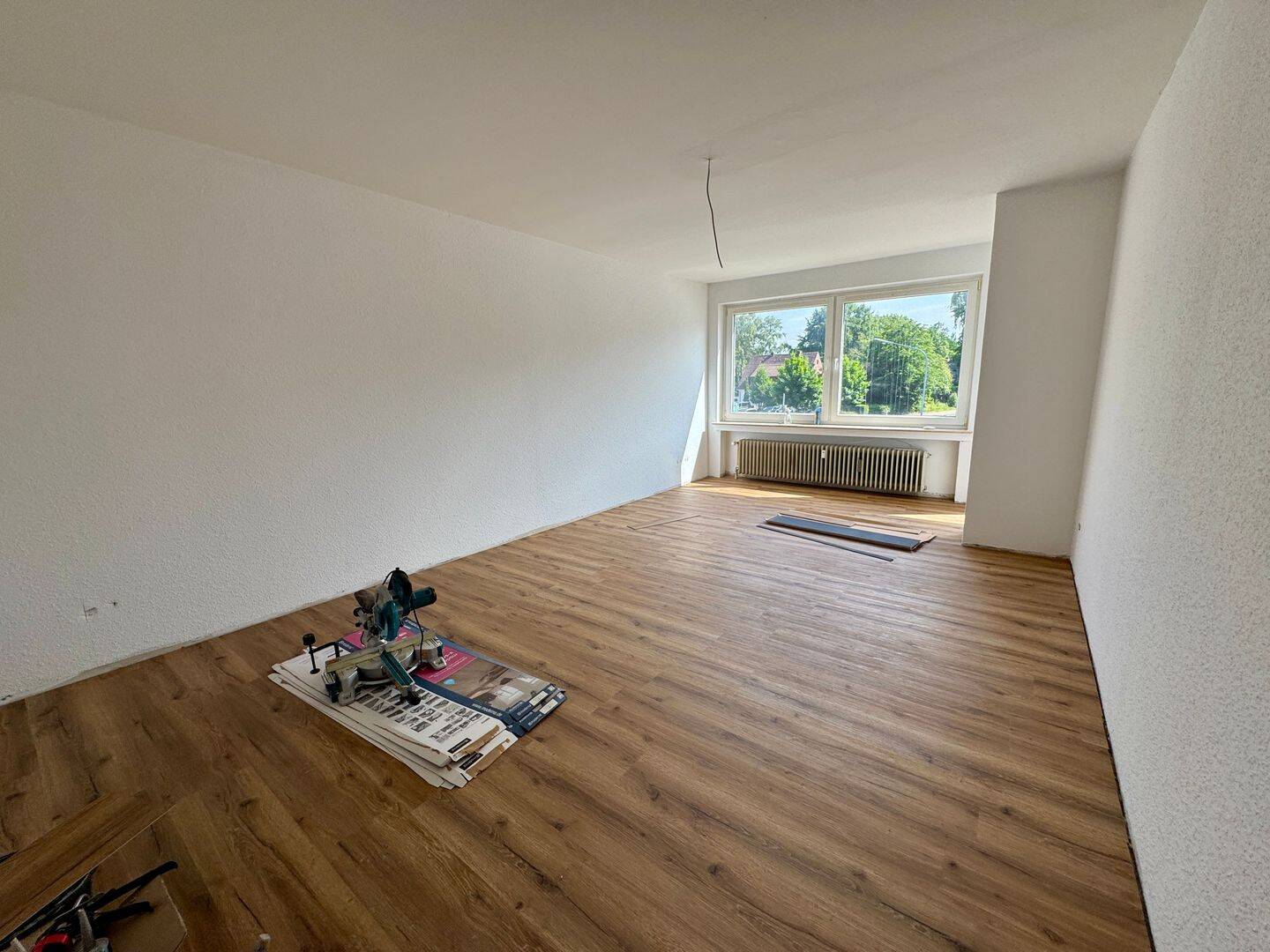 Modernisierte 3-Zimmer-Wohnung mit Einbauküche und Loggia in Bloherfelde, 26129 Oldenburg (Oldb) (Bloherfelde Innenstadt Wechloy)