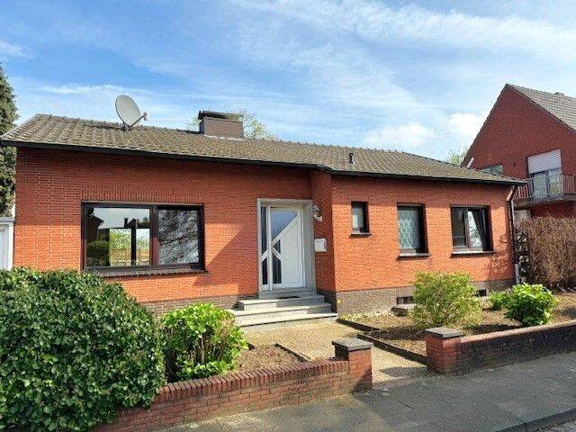 Großzügiges Gartengrundstück trifft auf freistehenden Bungalow mit Garage in 41334 Nettetal-Leuth, 41334 Nettetal