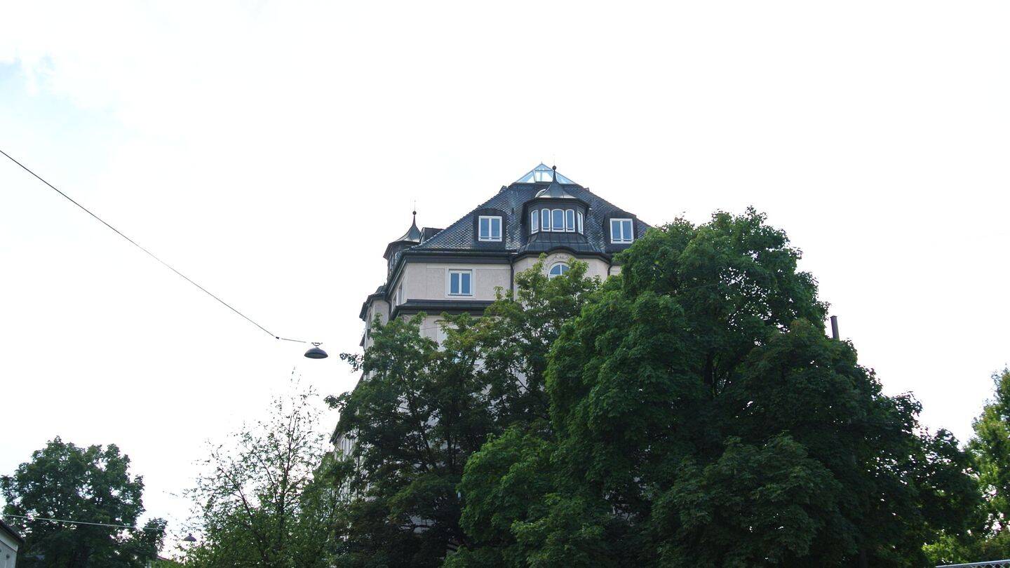 4-Zimmer-Altbauwohnung direkt a. d. Isar mit außergewöhnlichem Ausblick, 81669 München (Au-Haidhausen Ramersdorf-Perlach)