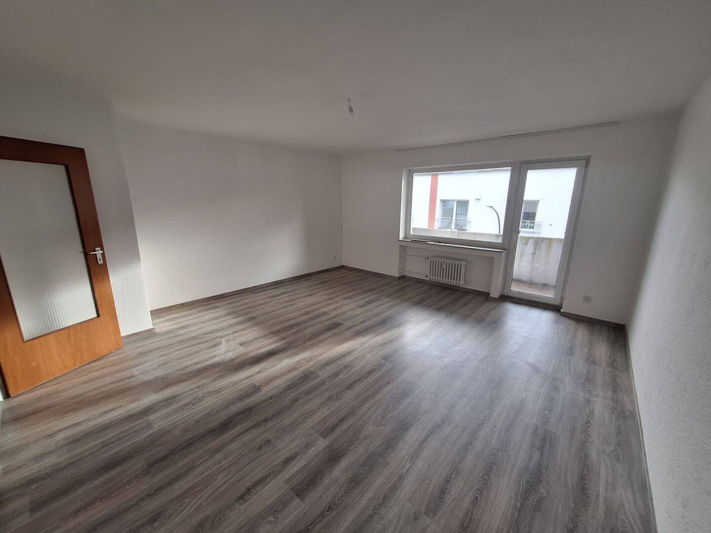 3 Zimmer Wohnung mit Balkon 1.Etage frisch renoviert, 44581 Castrop-Rauxel