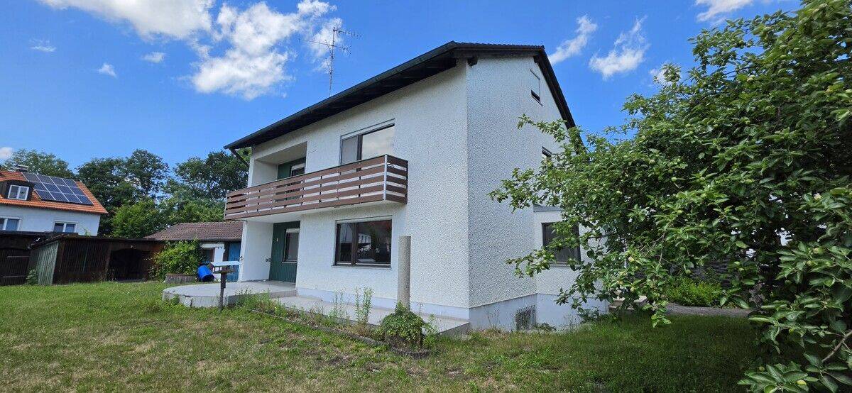 Großzügiges Einfamilienhaus mit 824 m² Grundstück in zentraler und gut angebundener Lage, 84503 Altötting