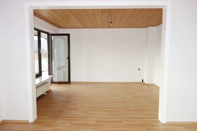 Ruhig & Großzügig: 3,5 ZKB mit Balkon in Kassel-Jungfernkopf, 34128 Kassel (Harleshausen Jungfernkopf Kirchditmold)