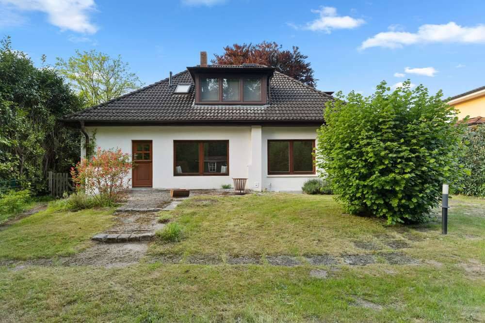 *** Charmantes Einfamilienhaus mit traumhaft weitläufigem Grundstück in begehrter Ohlstedter Lage***, 22397 Hamburg (Wandsbek Duvenstedt Lemsahl-Mellingstedt Wohldorf-Ohlstedt)