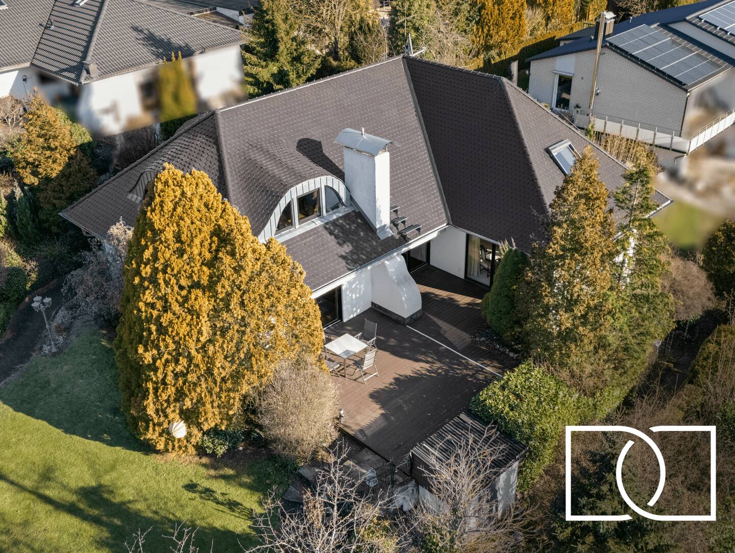 Exklusives Anwesen! Modernisierte Villa in ruhiger Lage mit einzigartigem Grundstück, 90513 Zirndorf