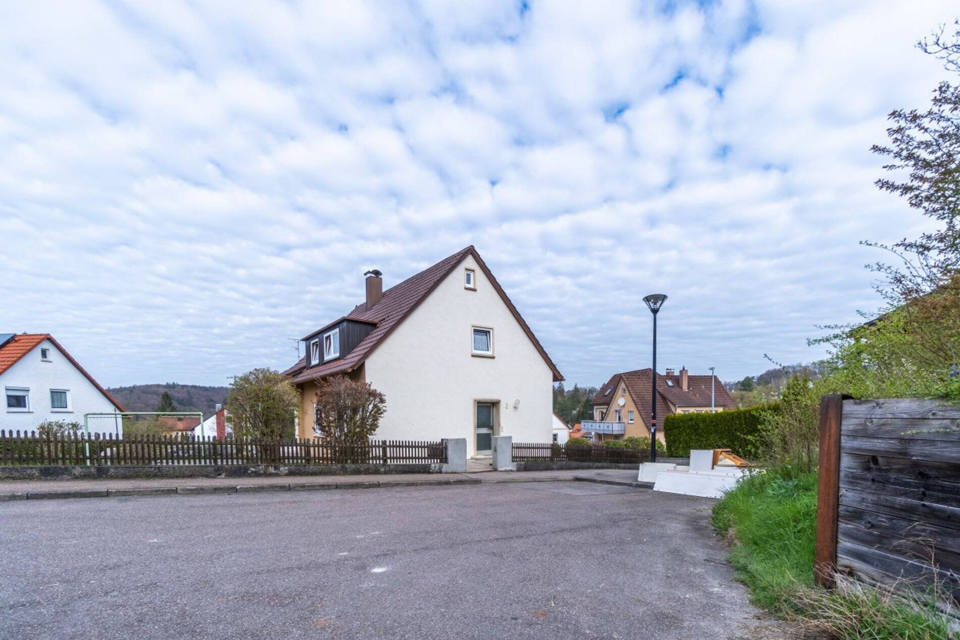 Herrliches Einfamilienhaus mit Einliegerwohnung – scönes Grundstück, 89522 Heidenheim an der Brenz