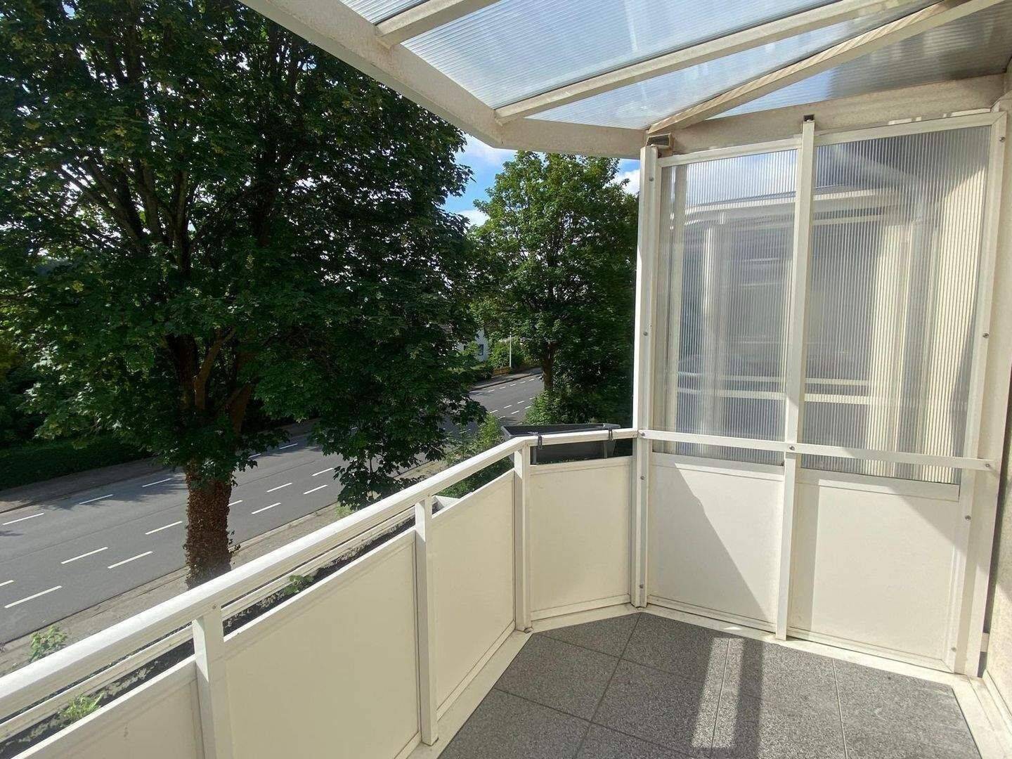 ERSTBEZUG NACH RENOVIERUNG – Erdgeschosswohnung mit Tageslichtbad und Balkon, 38723 Seesen