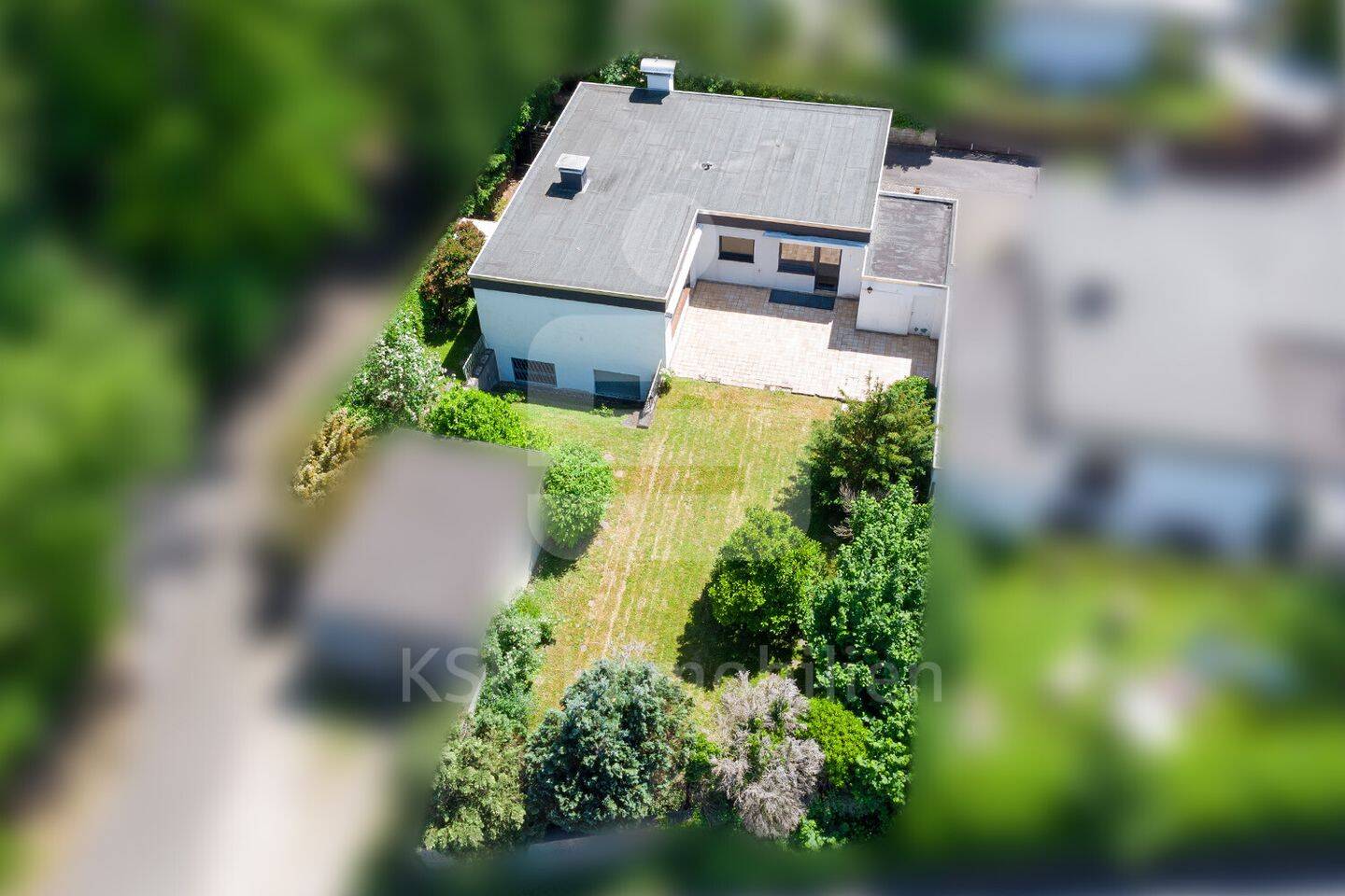 Alles auf einer Ebene – schöner Winkelbungalow mit 3 Garagen., 51467 Bergisch Gladbach (Dünnwald)