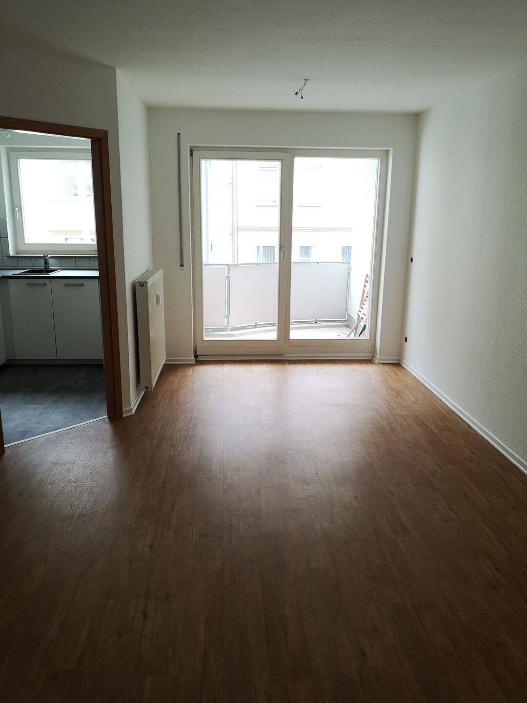 2-Zimmer-Wohnung inkl. Tiefgaragenstellplatz und Einbauküche im Ostviertel zu vemieten****, 7546 Gera