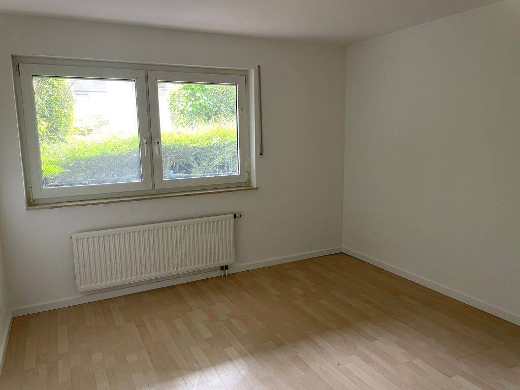 Renovierte und ruhig gelegene Wohnung mit Balkon (Souterrain)!, 52080 Aachen