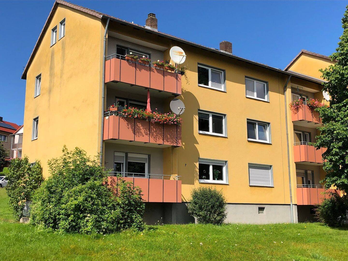 Praktisch geschnittene Wohnung für Singles oder Paare mit Balkon und Keller, 34212 Melsungen