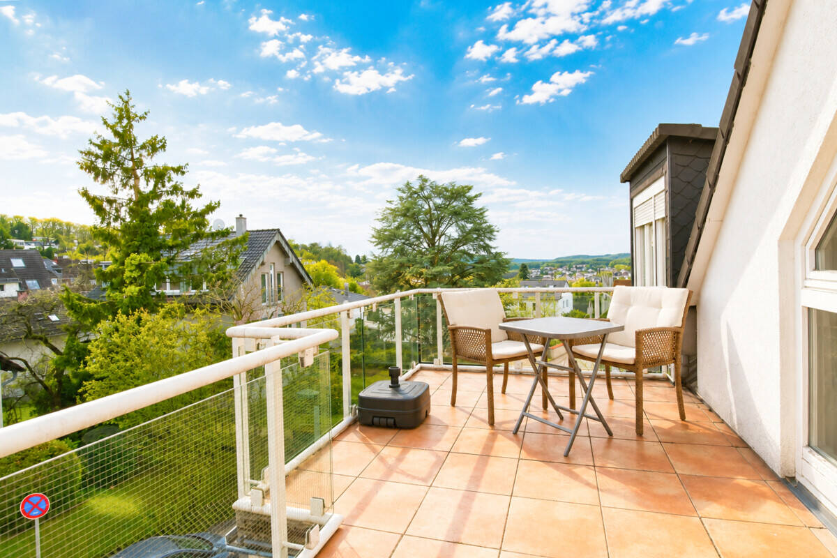 Elegante 3 – 4 Zi Maisonette mit Galerie mitten in Königstein, 61462 Königstein im Taunus