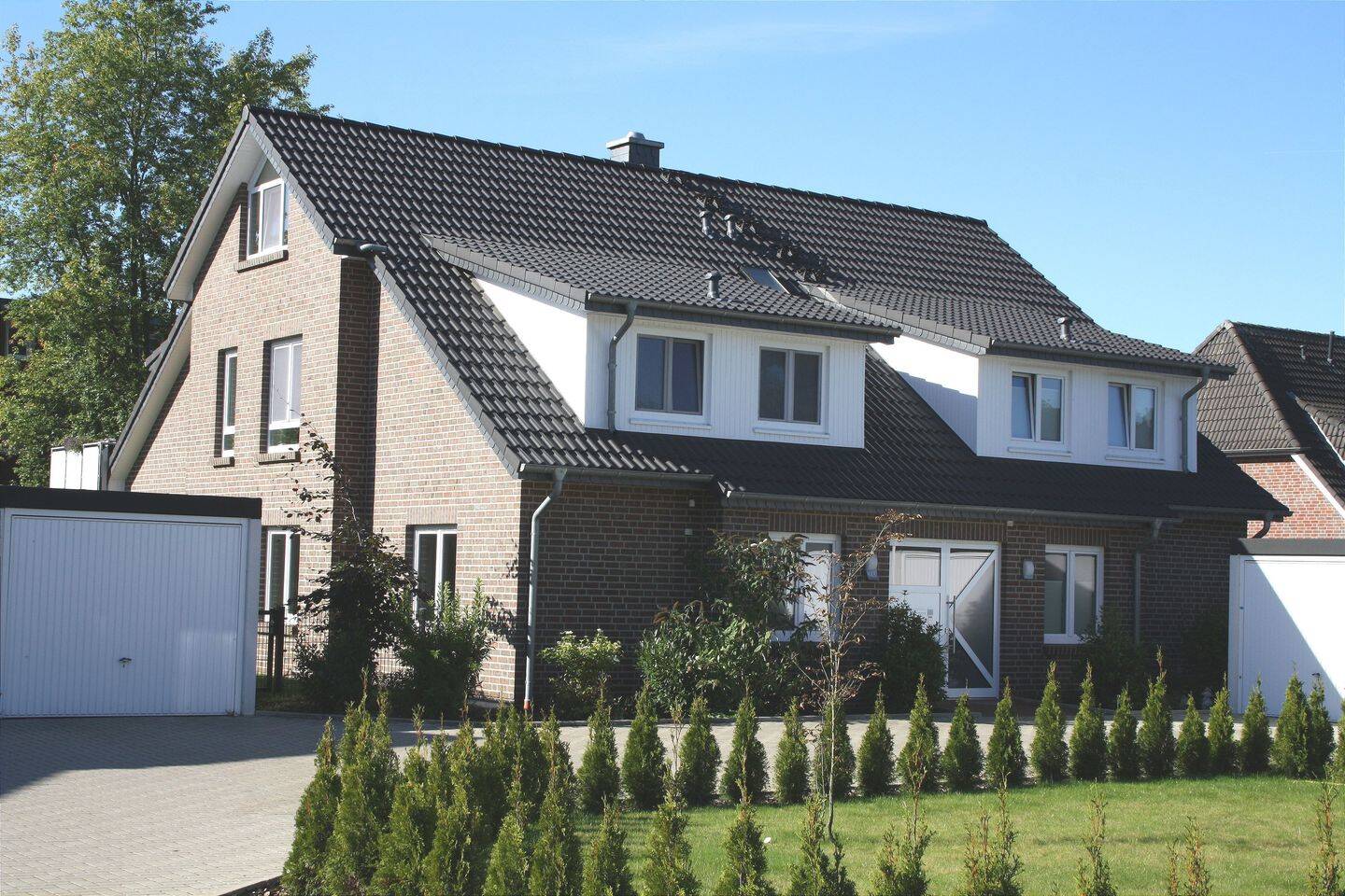 *** WITTENFELD-BAU *** NEUBAU 2012 | Vierfamilienhaus | ruhige Lage | moderne Gartenwohnung | große Garage, 27753 Delmenhorst (Bungerhof Deichhorst Dwoberg/Ströhen Mitte)