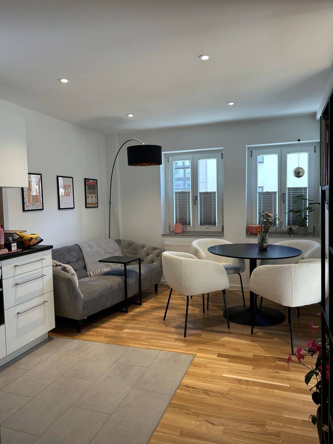 Mitten in der Altstadt! Kernsanierung-gehobene Ausstattung, 2 Zimmer-Appartment unmöbliert, 91054 Erlangen (Burgberg Erlangen-Nord Erlangen-Ost Innenstadt Sieglitzhof)