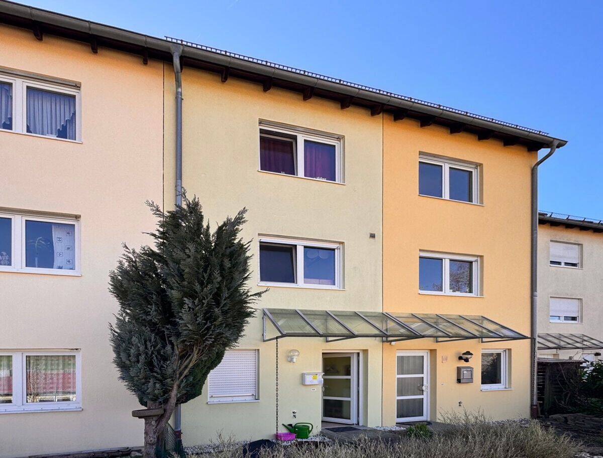 +++VIEL WOHNFLÄCHE – KLEINER GARTEN! VERMIETETES REIHENMITTELHAUS IN BESTER LAGE IN IGENSDORF+++, 91338 Igensdorf
