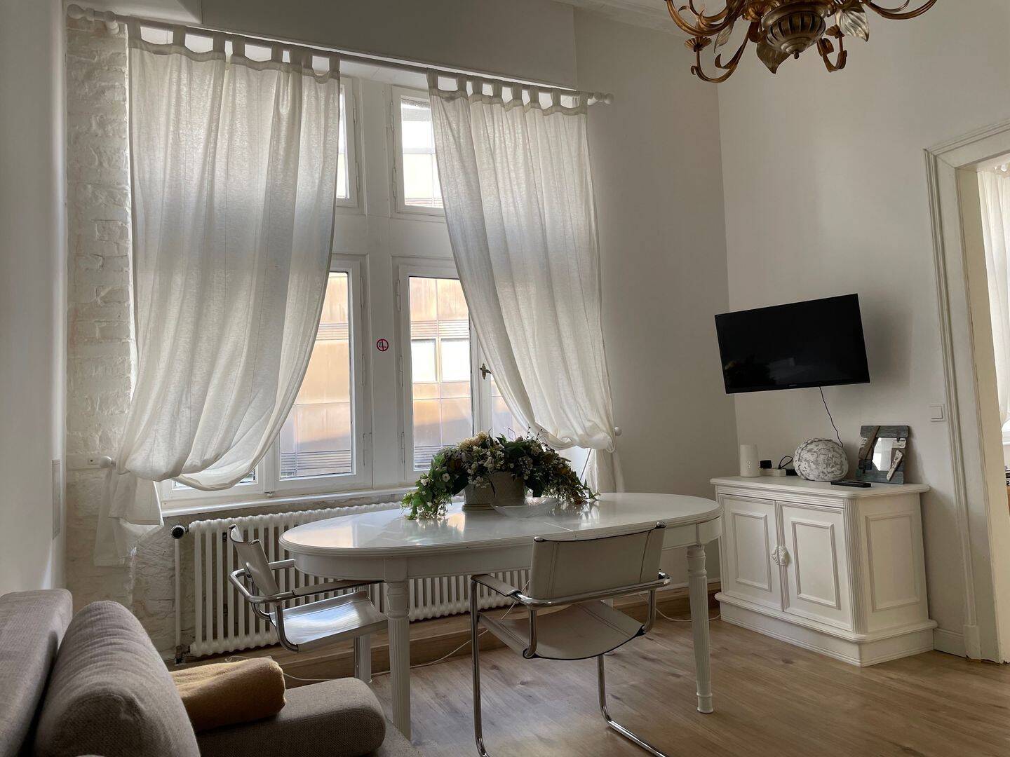 Gehobene möblierte 1,5 Wohnung in zentraler Lage, 66111 Saarbrücken