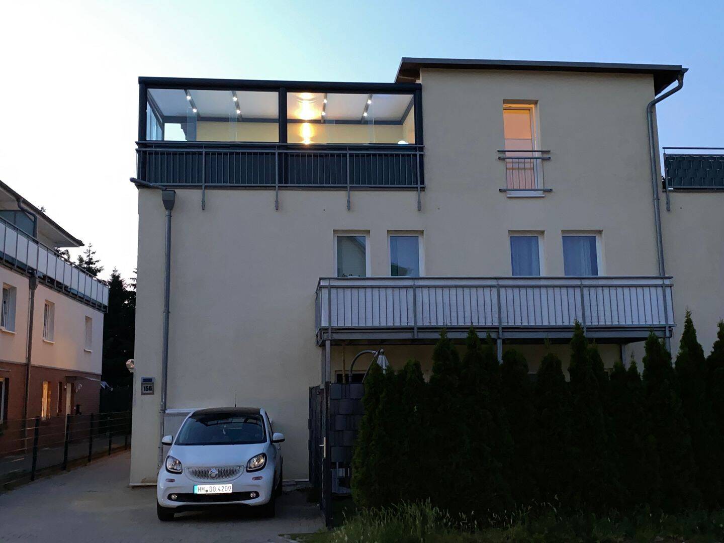 Ankommen und wohlfühlen – feine und kleine Penthousewohnung
mit 2 Sonnenterrassen, 22547 Hamburg (Altona Bahrenfeld Eidelstedt Lurup)
