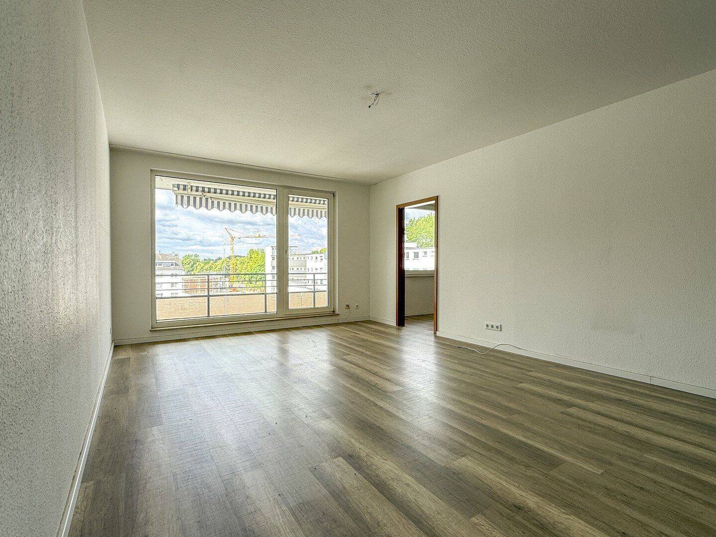 Zentrale 3-Zimmer-Wohnung mit Balkon, 51379 Leverkusen (Opladen)