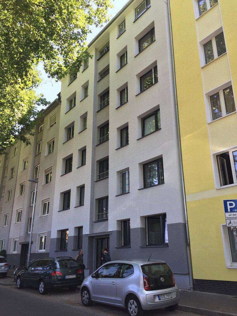 Von Privat: Attraktives MFH in Düsseldorf – umfassend modernisiert (Effizienzhaus 70), 17 Einheiten, 40223 Düsseldorf (Bilk Flehe Unterbilk)