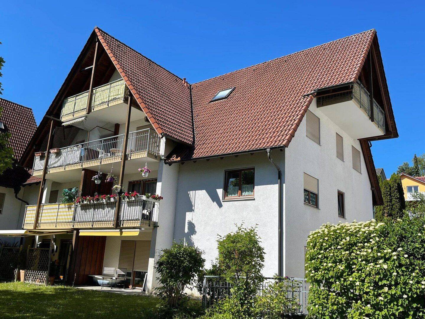 Helle 3-Zimmer-Wohnung mit zwei Balkonen und Tiefgaragenstellplatz in zentraler Lage in Meersburg, 88709 Meersburg