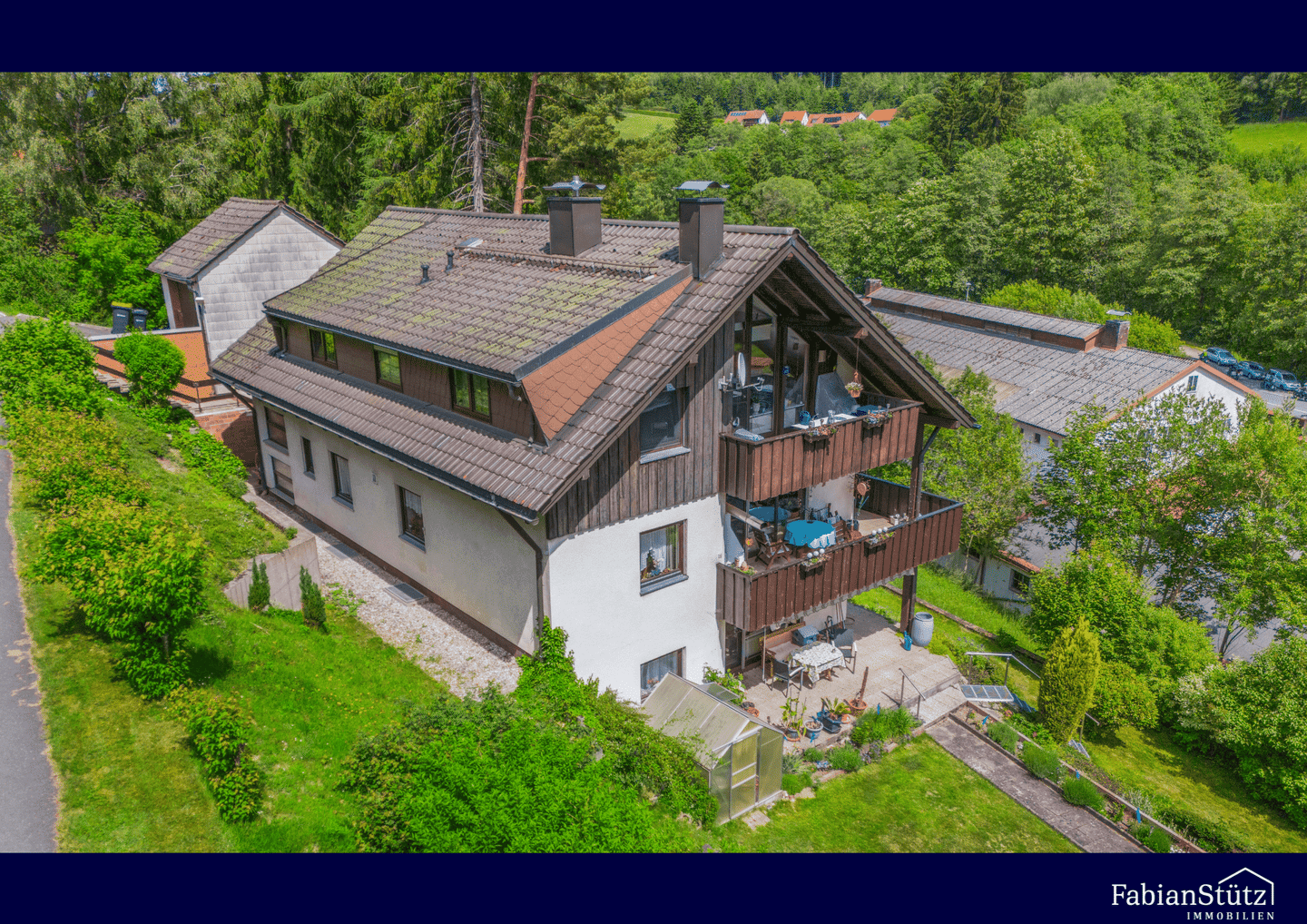 Einmalig gepflegtes Zweifamilienhaus mit idyllischen Ausblick in Warmensteinach, 95485 Warmensteinach