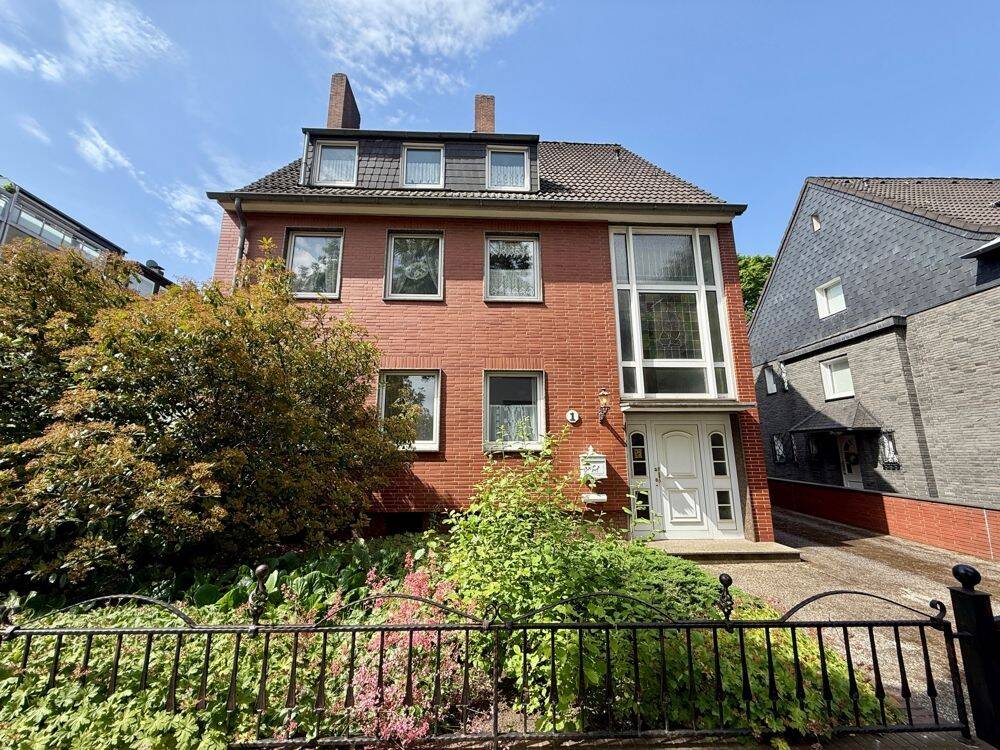 Charmantes Dreifamilienhaus mit Garten in zentraler Lage von Bottrop, 46236 Bottrop (Stadtmitte)