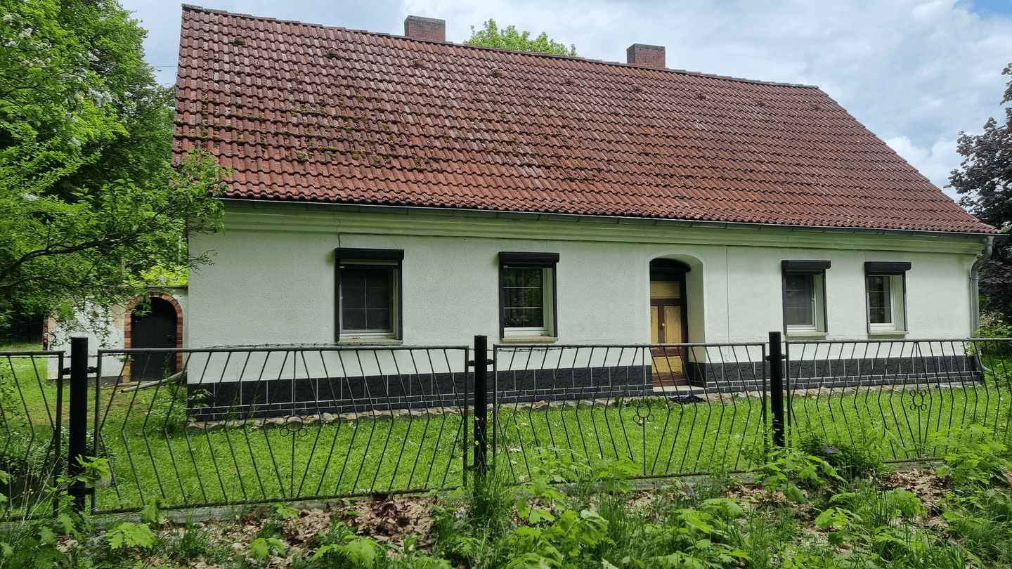 Charmantes Einfamilienhaus mit Scheune in idyllischer Lage in Sallgast – Ihr neues zu Hause am Schlosspark, 3238 Sallgast