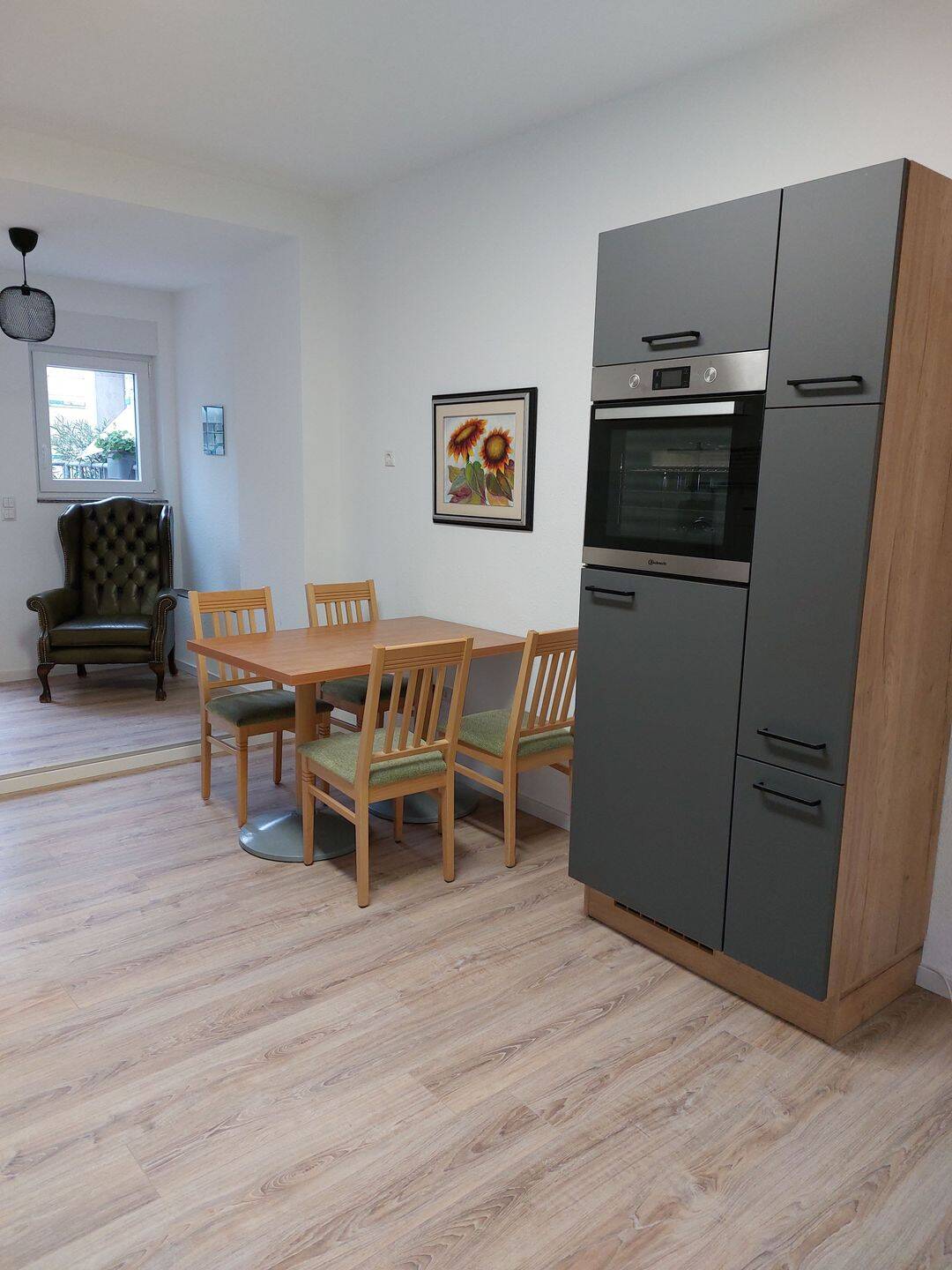Großzügige und helle WG-taugliche Wohnung, 50996 Köln (Rodenkirchen Hahnwald Marienburg Weiß)