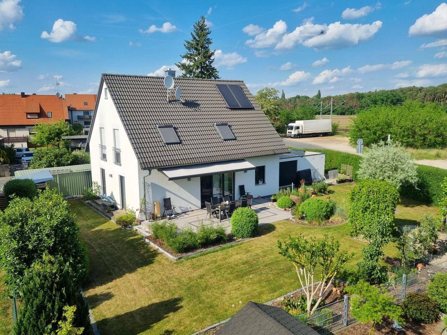 🌟 Traumhaftes Einfamilienhaus in Fürth-Stadeln: Moderner Wohnkomfort, Privatsphäre & Top-Anbindung!, 90765 Fürth