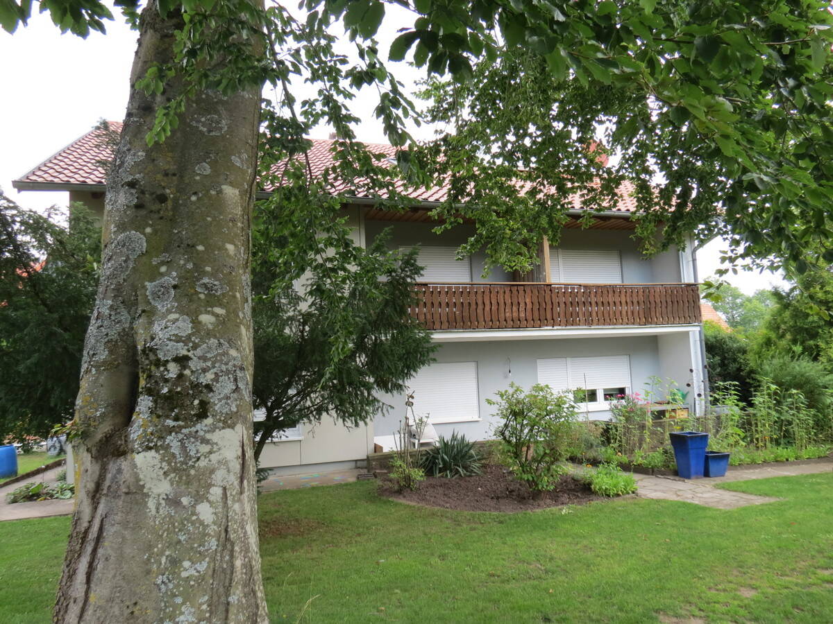 Mehrfamilienhaus 3 WE mit Ackerland, Scheune umbaubar zu Wohnraum 4 Wohnungen , 4 Garagen 2 Hallen, 74586 Frankenhardt